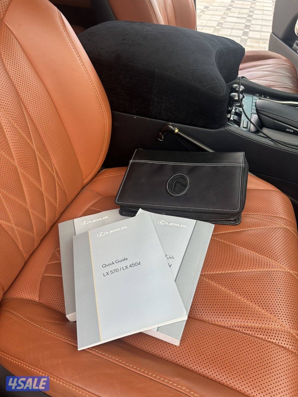 للبيع لكزس 2019 بلاك ادشن اصلي9