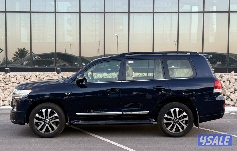 لاند كروزر 2018 VXR  شرط الفحص بل كامل  ماشي 2205