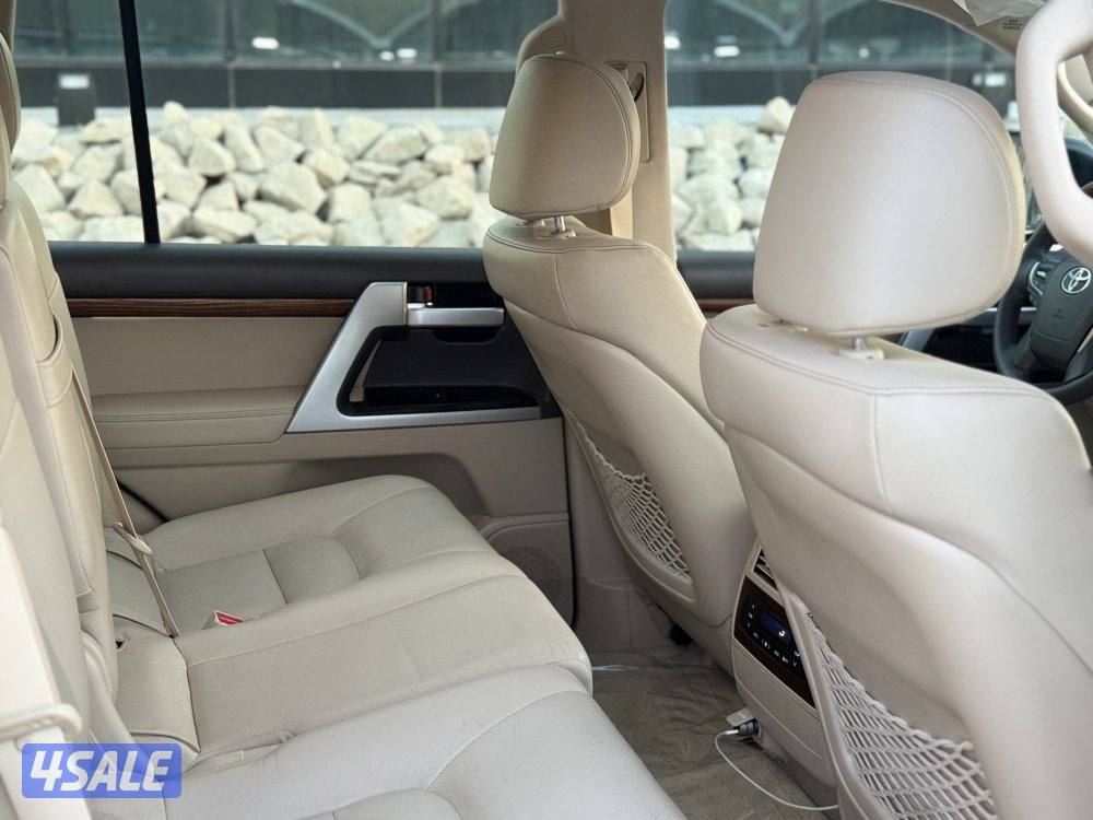 لاند كروزر 2018 VXR  شرط الفحص بل كامل  ماشي 22010