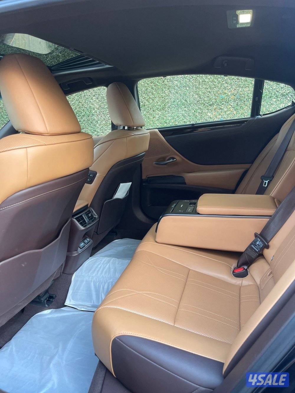 لكزس ES350 درجة الاولى موديل 2019 ماشي 82 الف صبغ الوكالة بحالة نادرة7