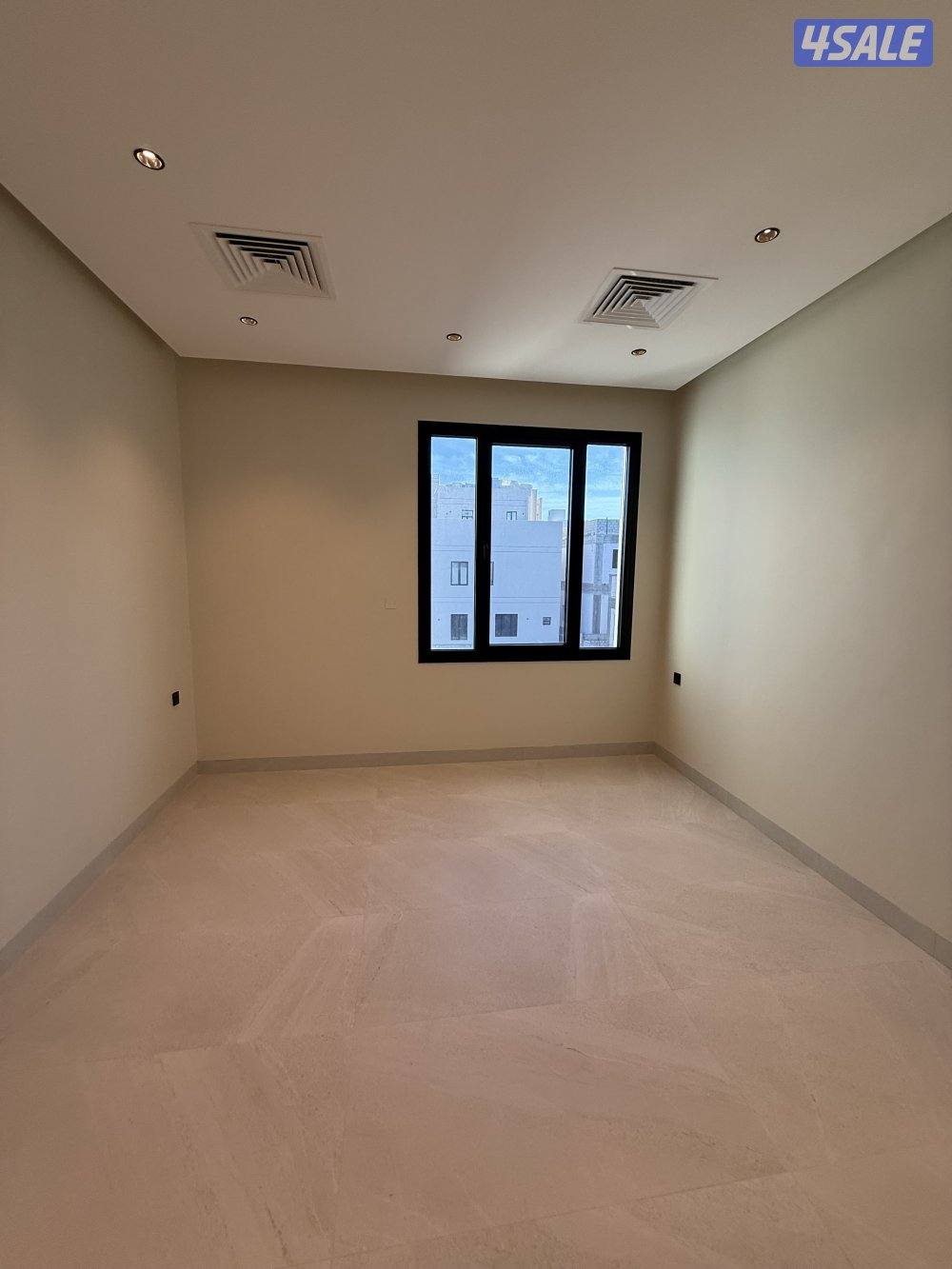 للايجار شقة مع حوش السطح المطلاع2