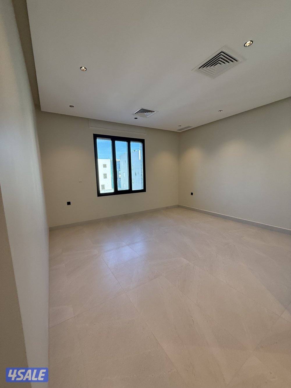 للايجار شقة مع حوش السطح المطلاع3