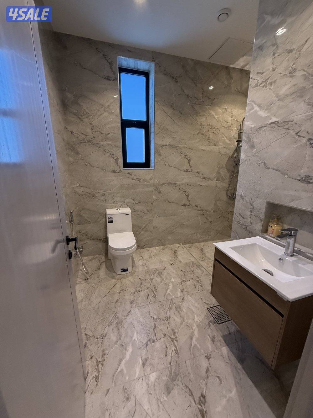 للايجار شقة مع حوش السطح المطلاع4