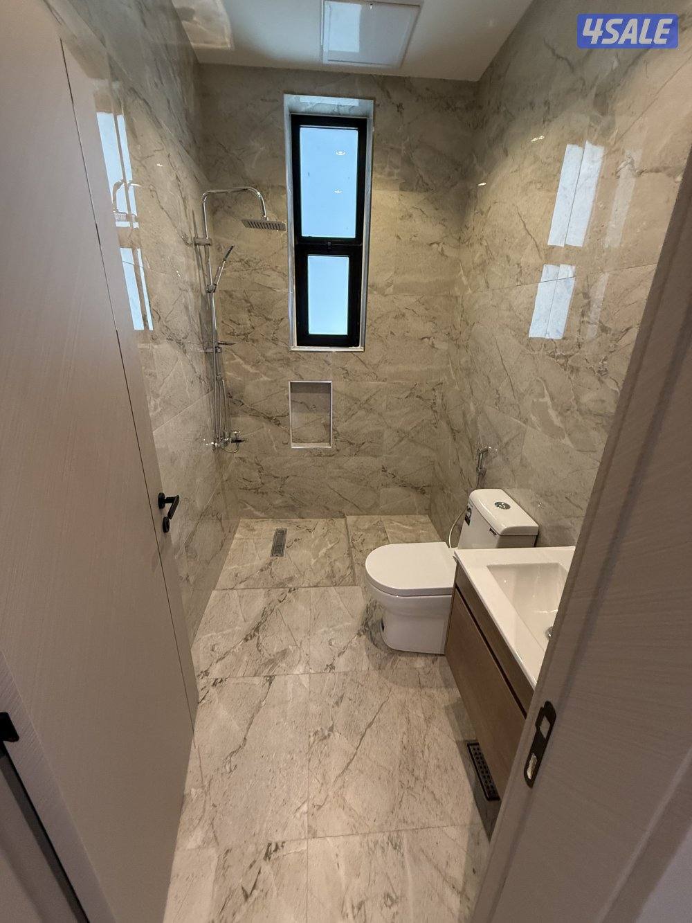 للايجار شقة مع حوش السطح المطلاع8