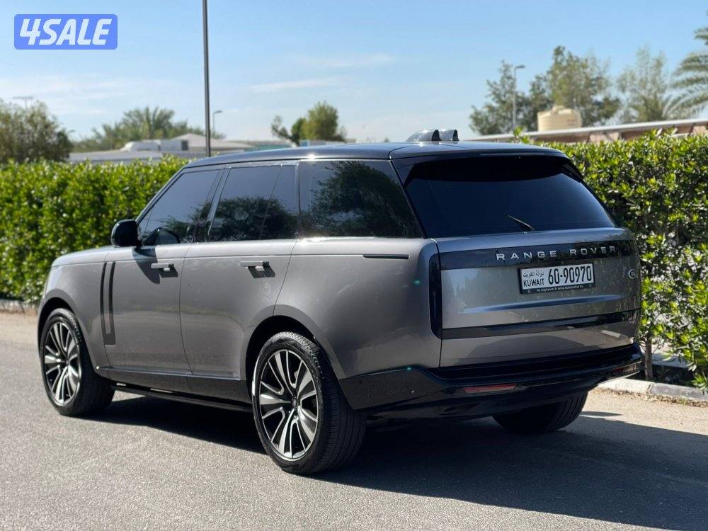 رنج روفر 6 سلندر HSE موديل 2022 ماشي 76 الف صبغ الوكالة بحالة نادرة1