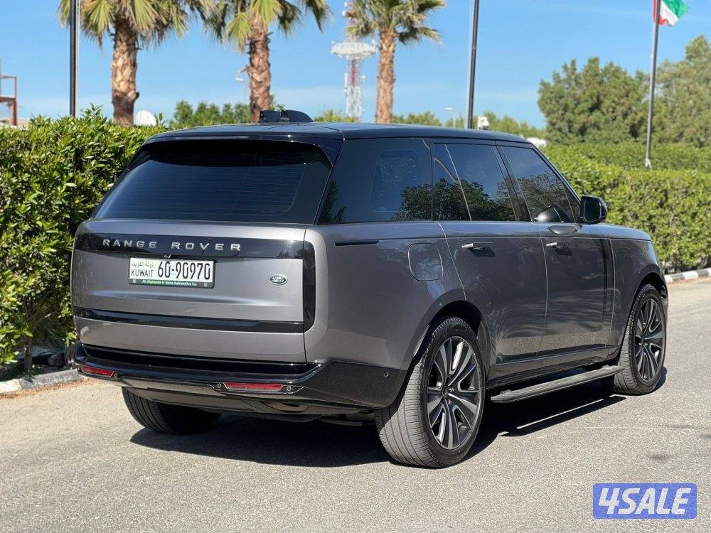 رنج روفر 6 سلندر HSE موديل 2022 ماشي 76 الف صبغ الوكالة بحالة نادرة3