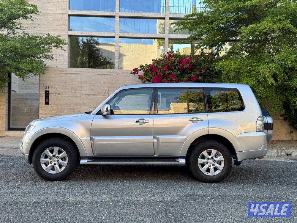 للبيع باجيرو1