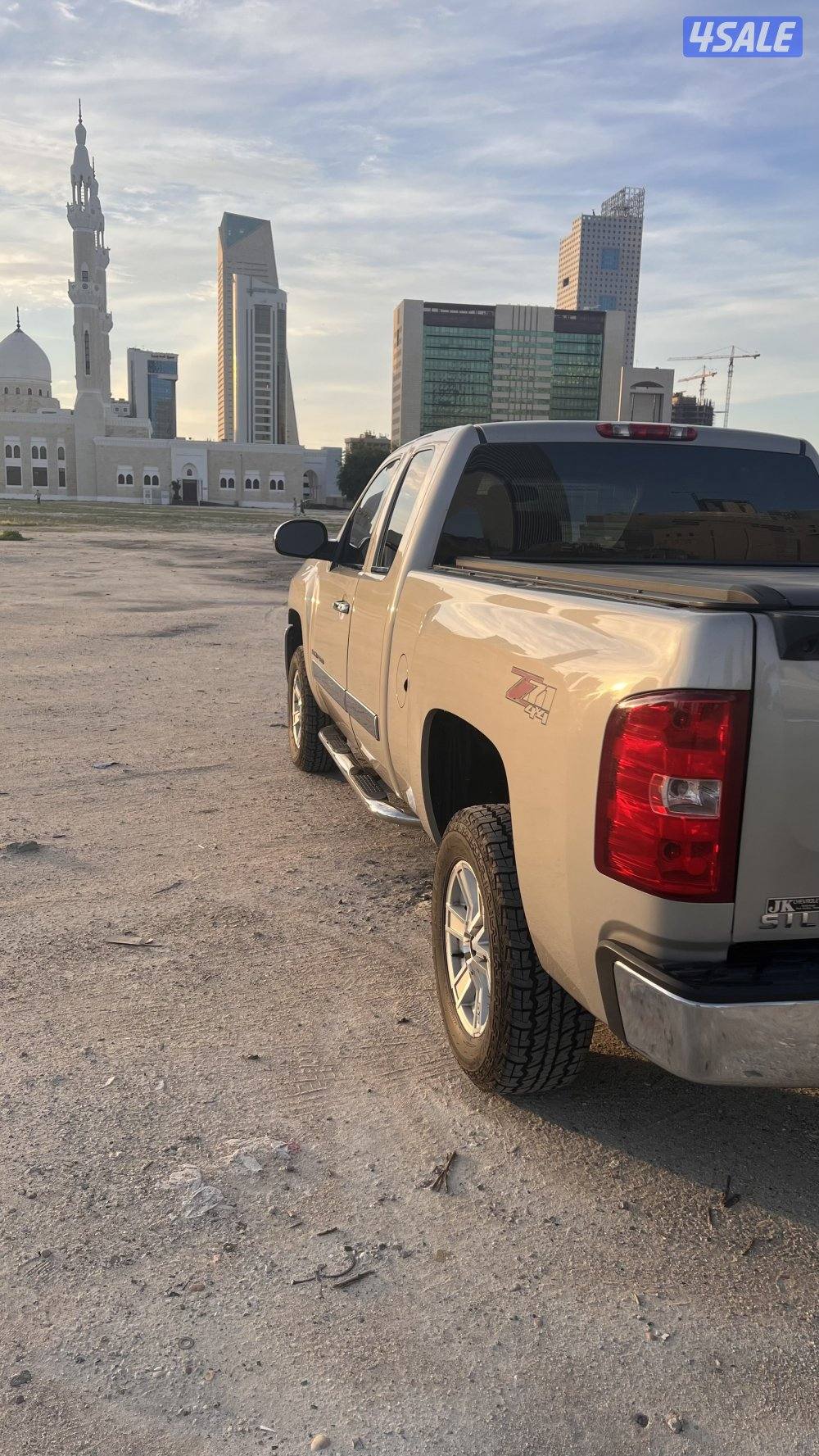 للبيع سلفرادو 20094