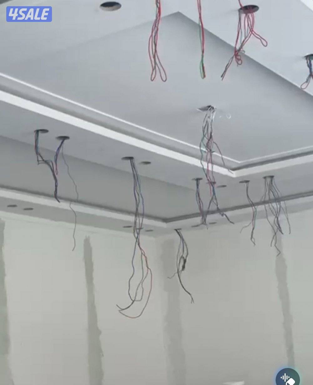 عامل كهربائي يبحث عن عمل1