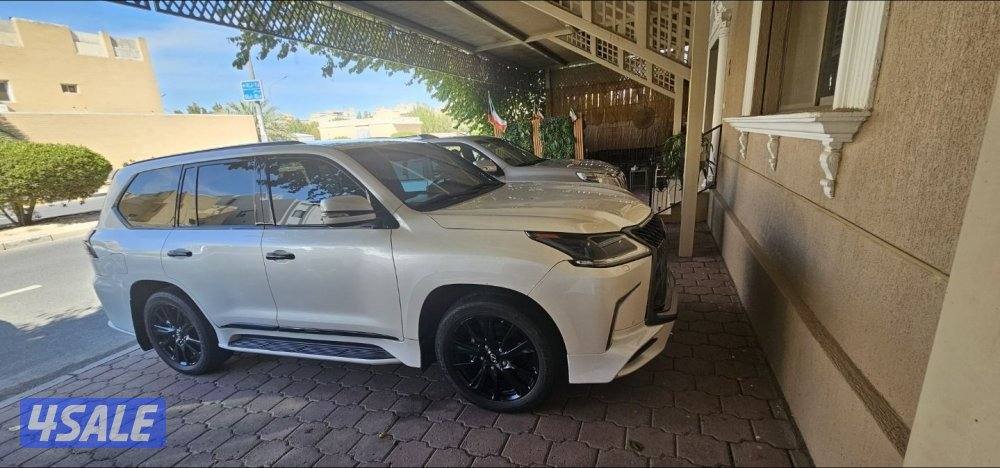 للبيع لكزس 2019 بلاك ادشن0