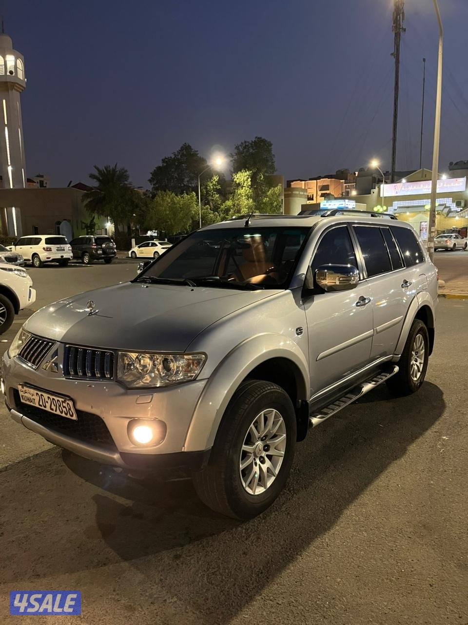 باجيرو سبورت 2012 سلفر صبغ وكاله0