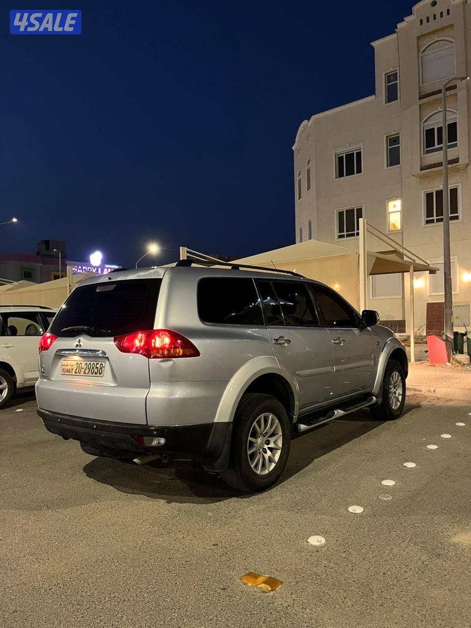 باجيرو سبورت 2012 سلفر صبغ وكاله2