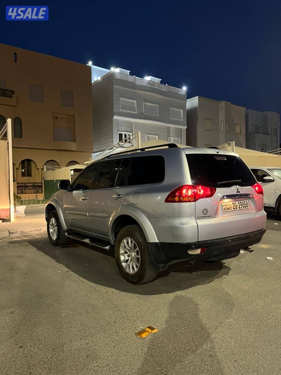 باجيرو سبورت 2012 سلفر صبغ وكاله3