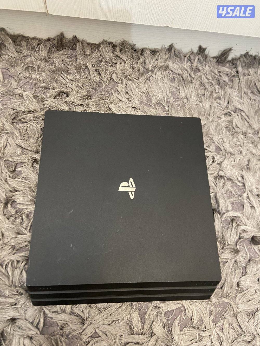 سوني فور برو نظيف جدا هادي مايطلع صوت معاه ملحقاته ومعاه ٥ سيديات2