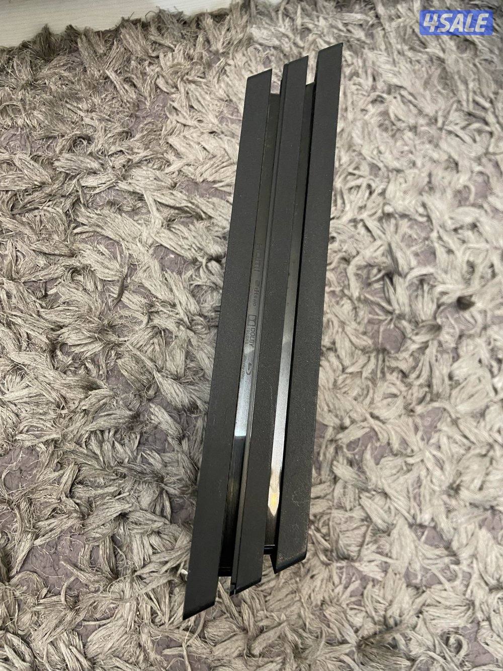 سوني فور برو نظيف جدا هادي مايطلع صوت معاه ملحقاته ومعاه ٥ سيديات3