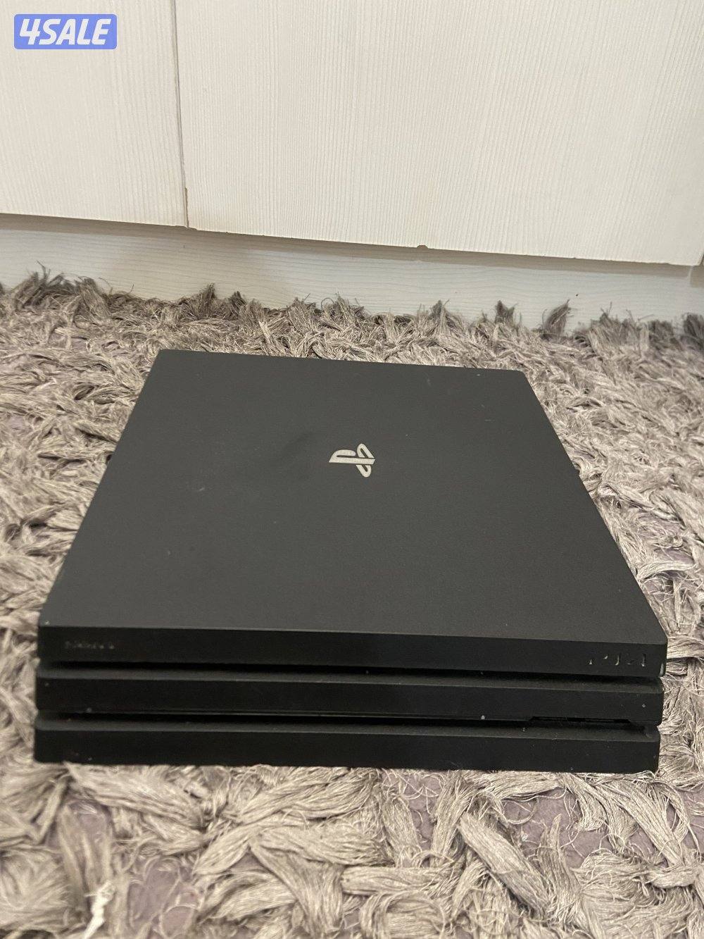 سوني فور برو نظيف جدا هادي مايطلع صوت معاه ملحقاته ومعاه ٥ سيديات4