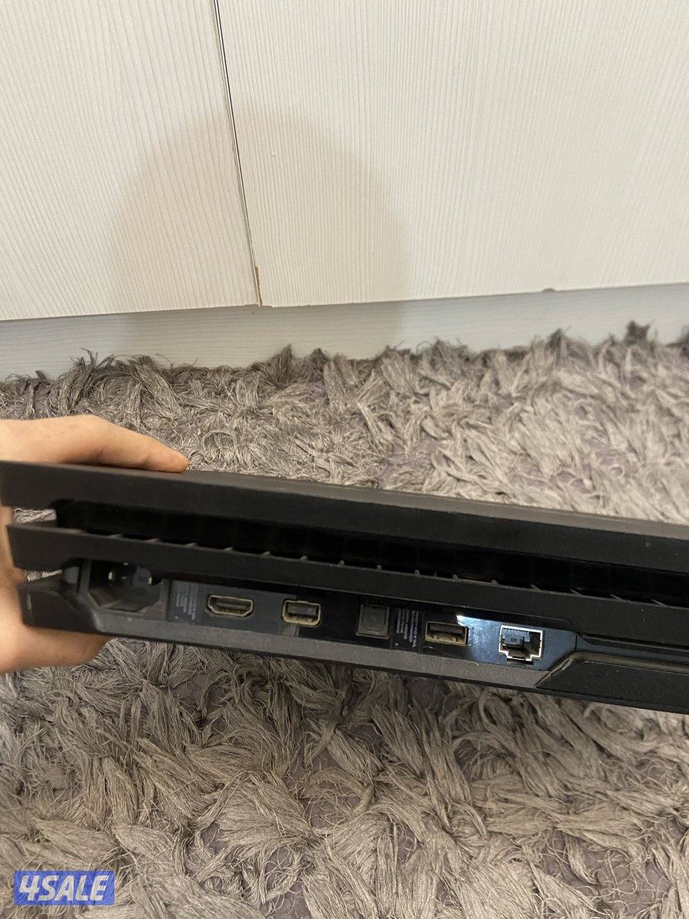 سوني فور برو نظيف جدا هادي مايطلع صوت معاه ملحقاته ومعاه ٥ سيديات5