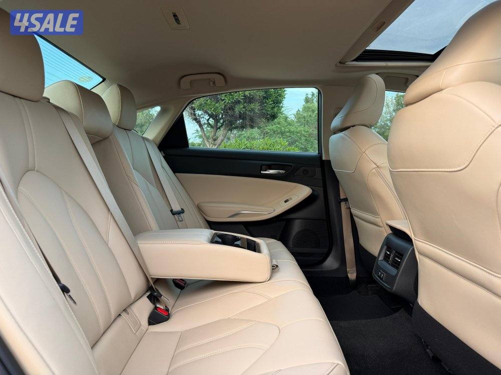 للبيع . تويوتا . افالون XLE . م 2019 .4