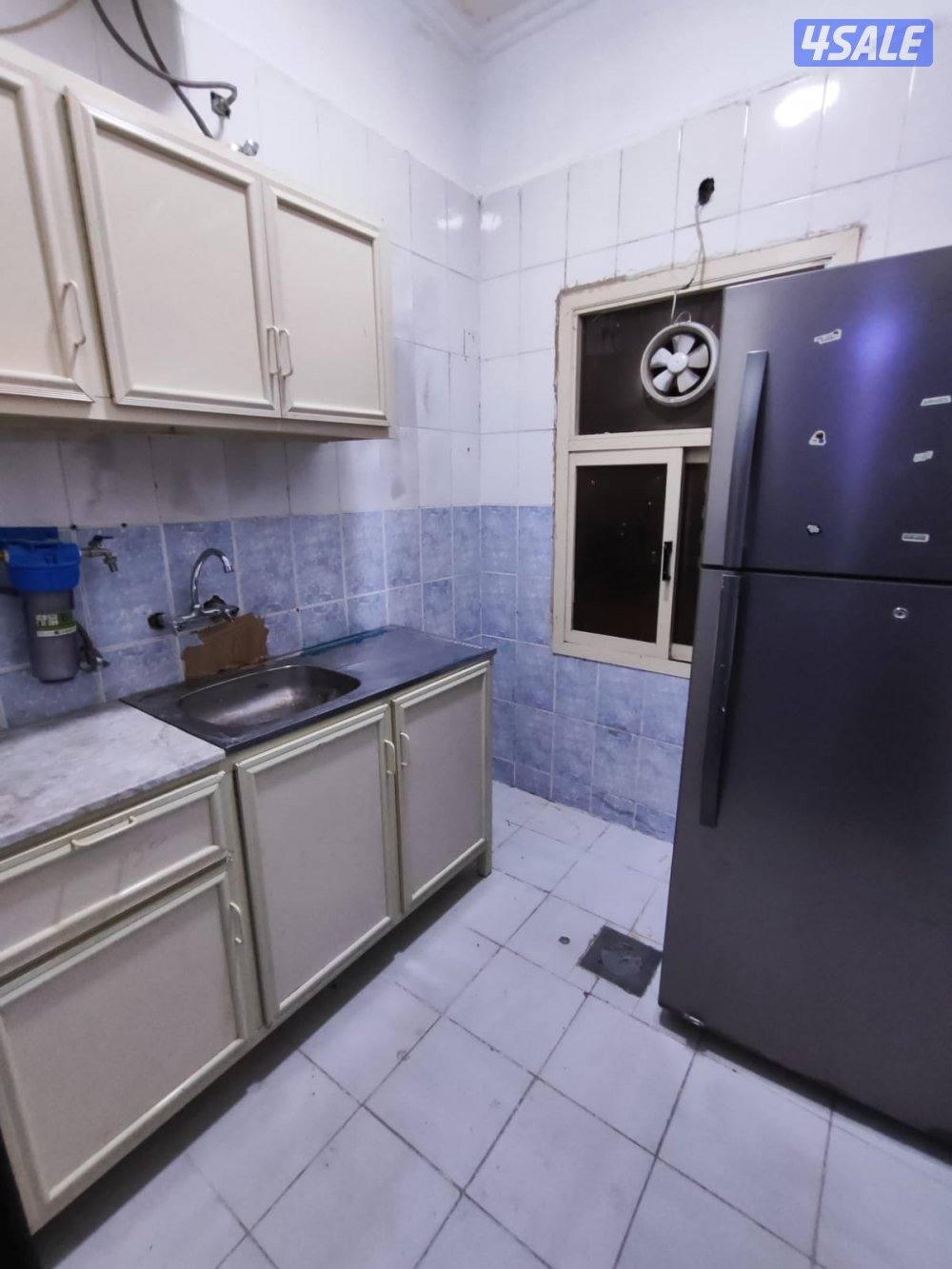 شقه خلو للايجار بحولي غرفتين وصاله كبيره ومطبخ وحمام نفس الصور استلام13