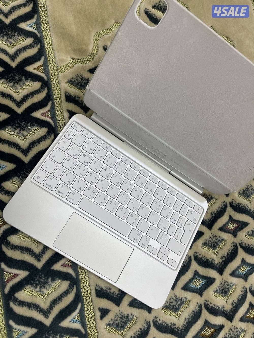 كيبورد ابل ماجيك الاصلي مقاس 11 انش نظيف حيل وشغال تمام m4وm51