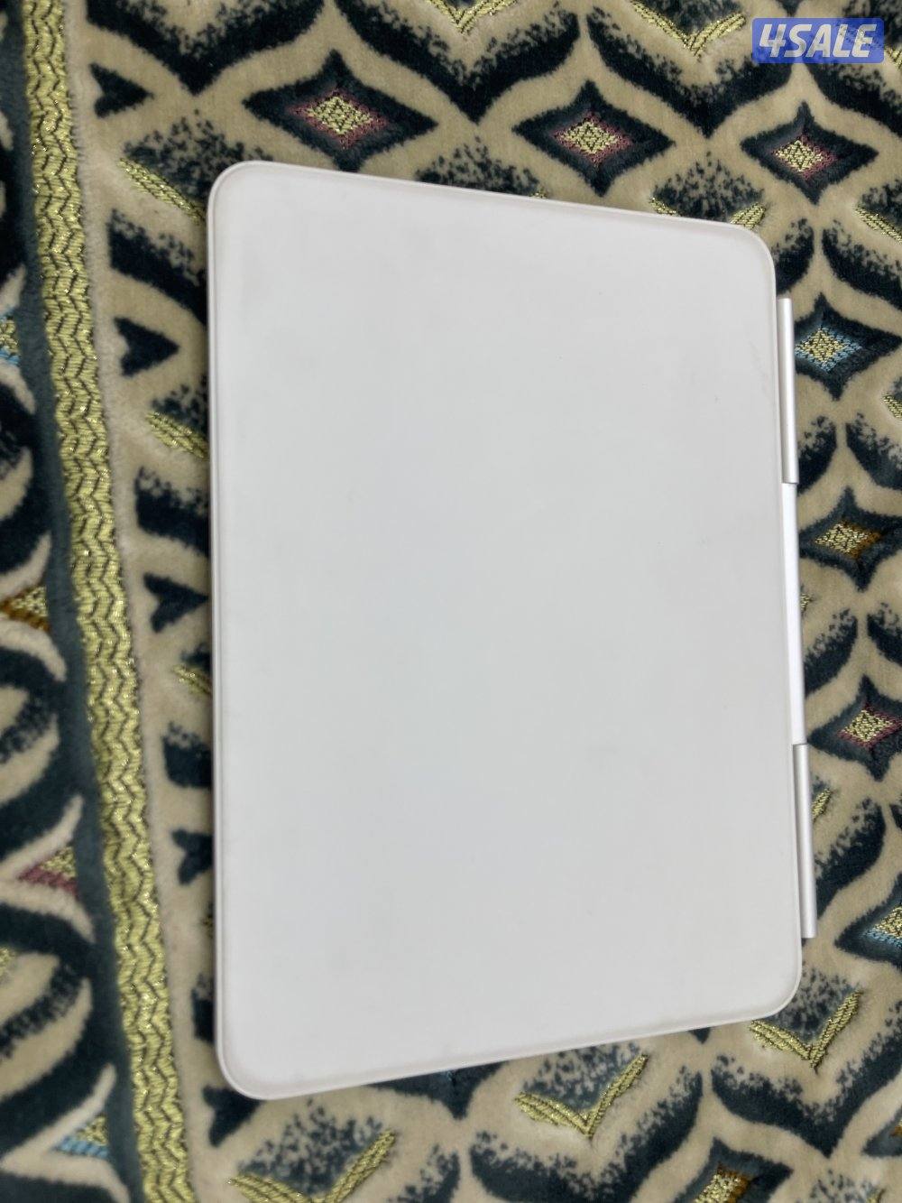 كيبورد ابل ماجيك الاصلي مقاس 11 انش نظيف حيل وشغال تمام m4وm54