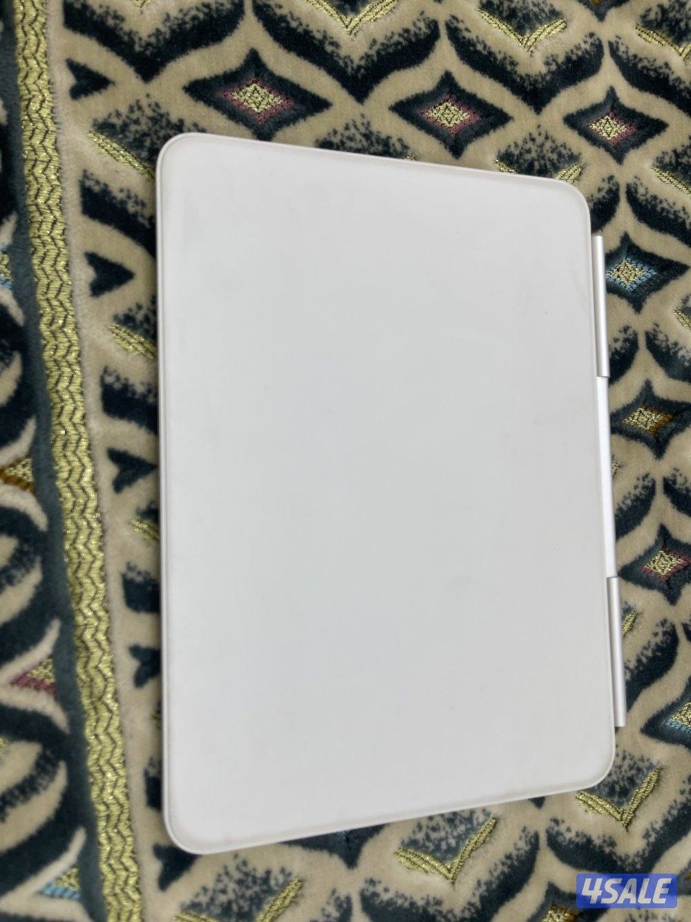 كيبورد ابل ماجيك الاصلي مقاس 11 انش نظيف حيل وشغال تمام m4وm56