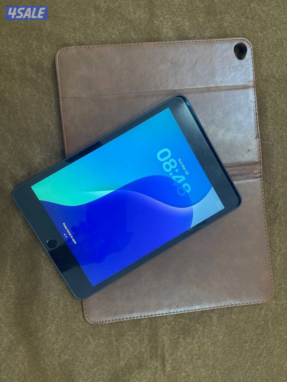 ايباد ابل ميني 5 الخامس 256 قيقا نظيف جدا ولا زلغ مع كفر اصلي2