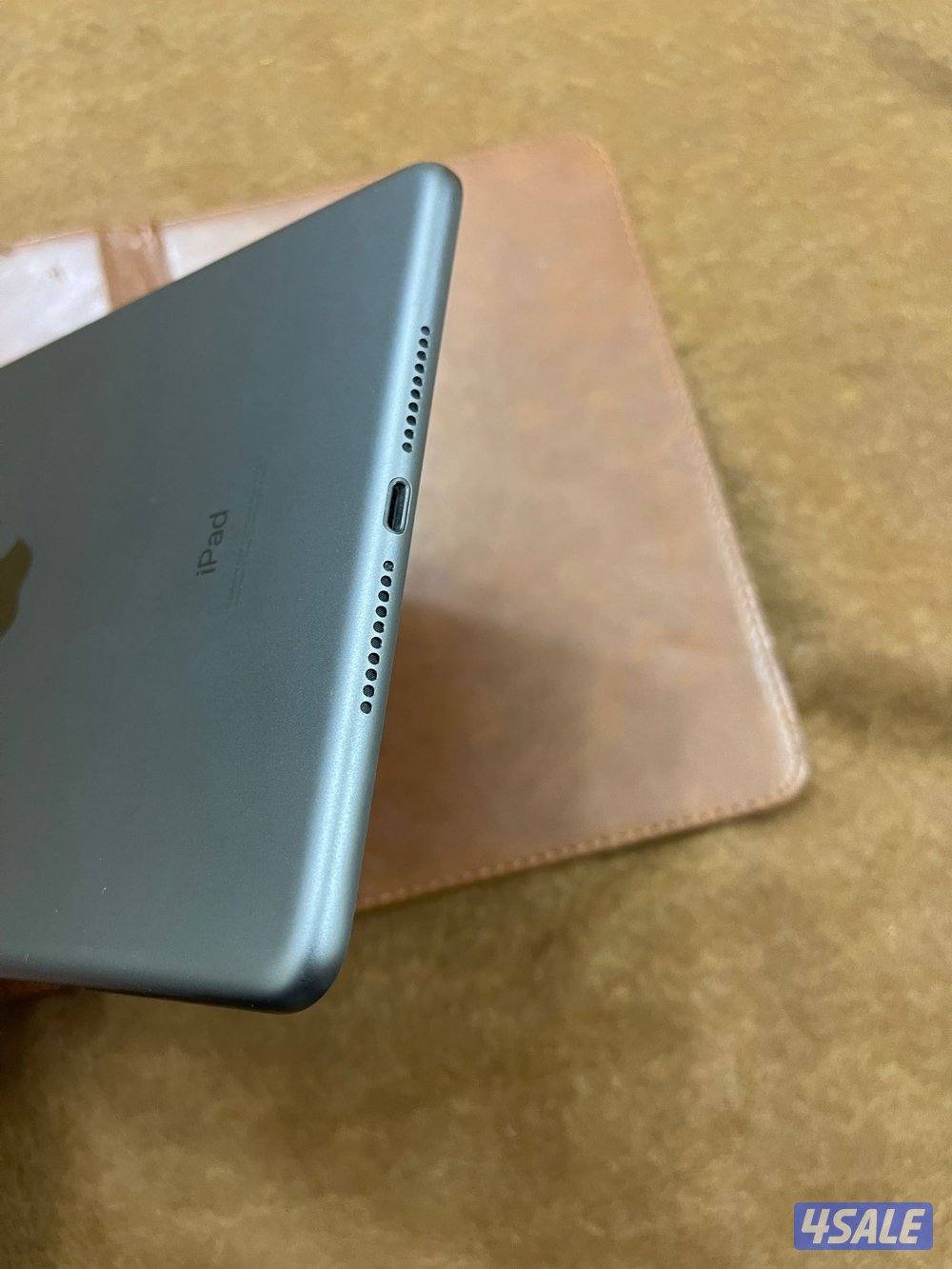 ايباد ابل ميني 5 الخامس 256 قيقا نظيف جدا ولا زلغ مع كفر اصلي8