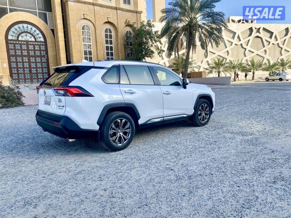 للبيع راف 4 الموديل 2023 ماشي 43 الف3