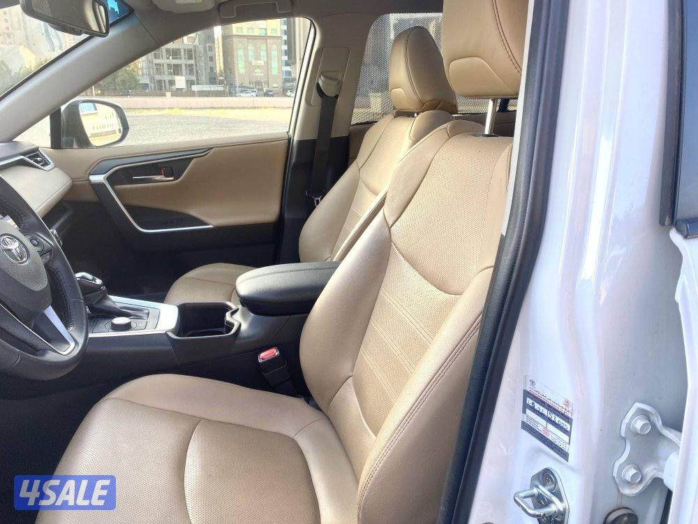 للبيع راف 4 الموديل 2023 ماشي 43 الف6