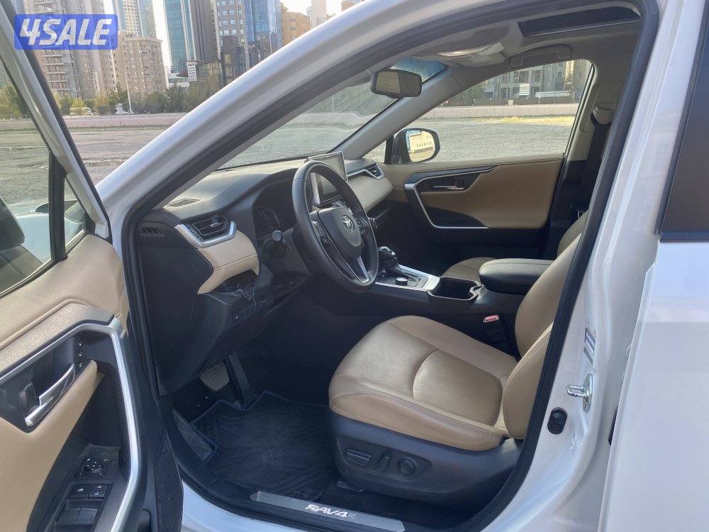 للبيع راف 4 الموديل 2023 ماشي 43 الف8