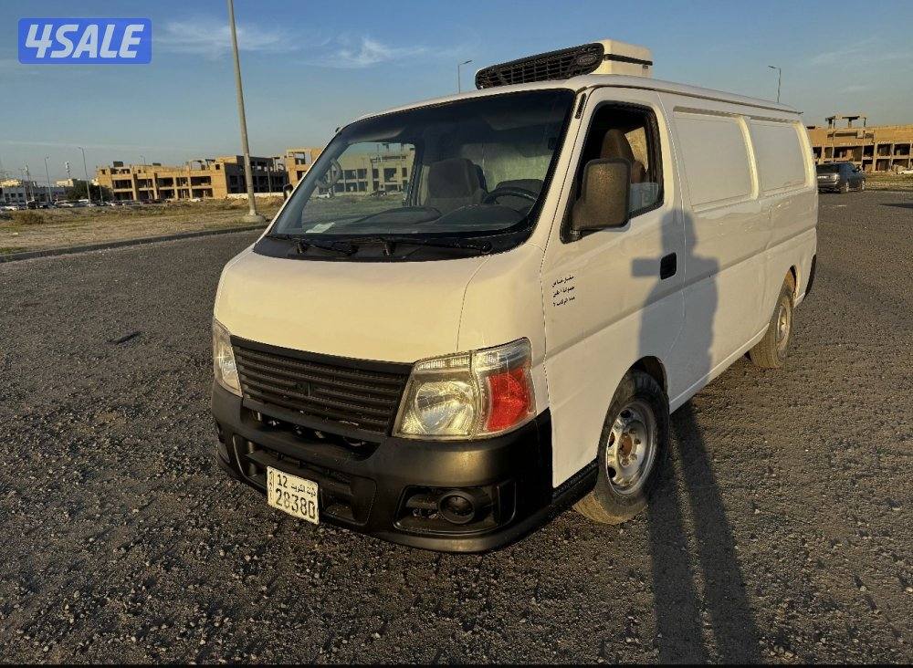 للبيع باص نيسان ثلاجه 20131