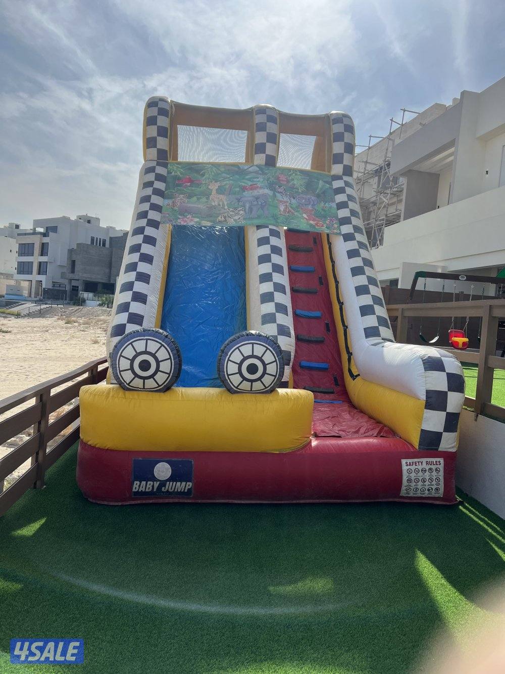 للبيع نطاطيات مستعمل نظيف عدد ٧ السنافر عدد ٢1