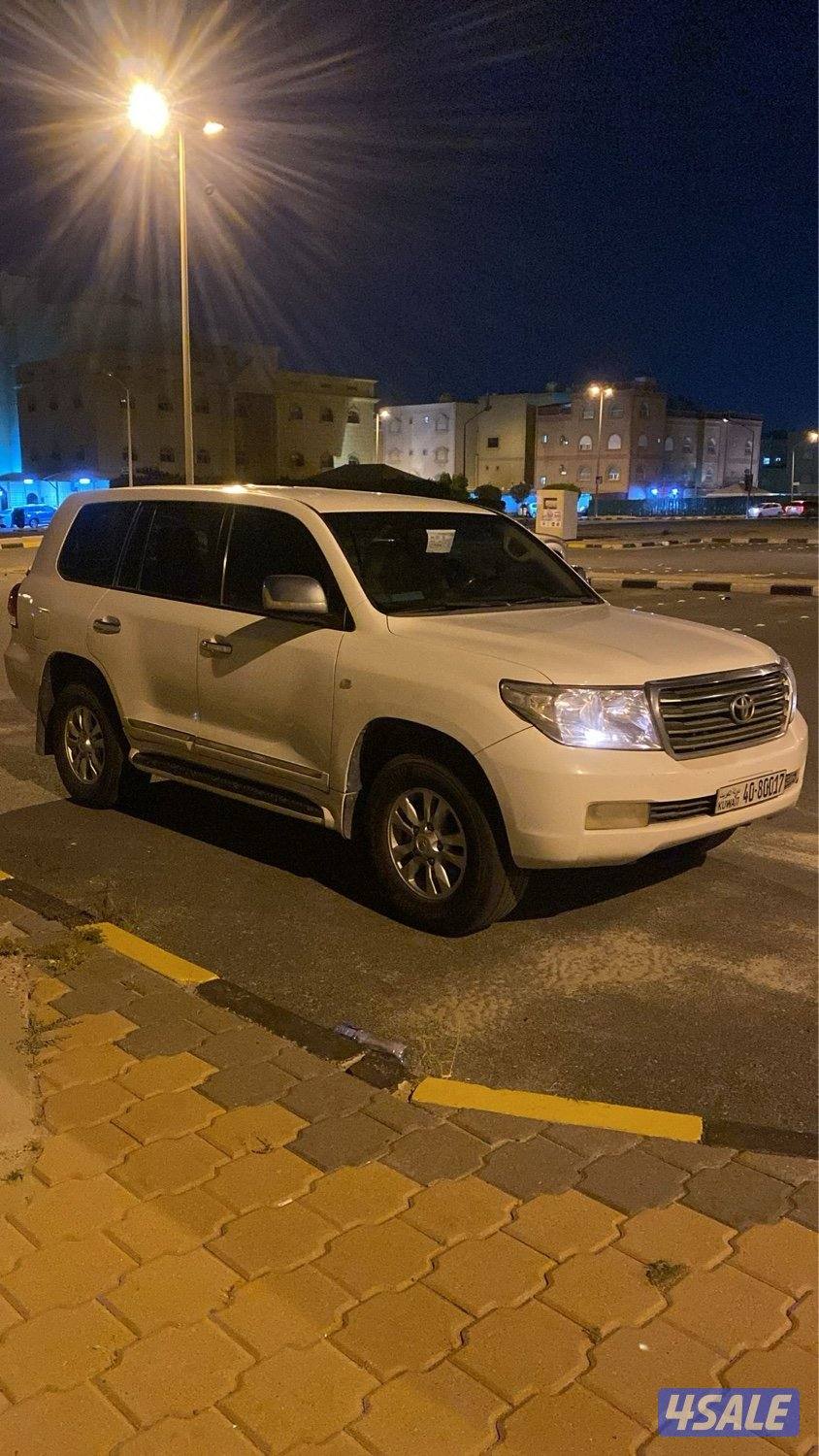 للبيع لاند كروزر موديل ٢٠١١ وارد الخليج ماشي١٨٧ وقابل لزياده قير عادي0