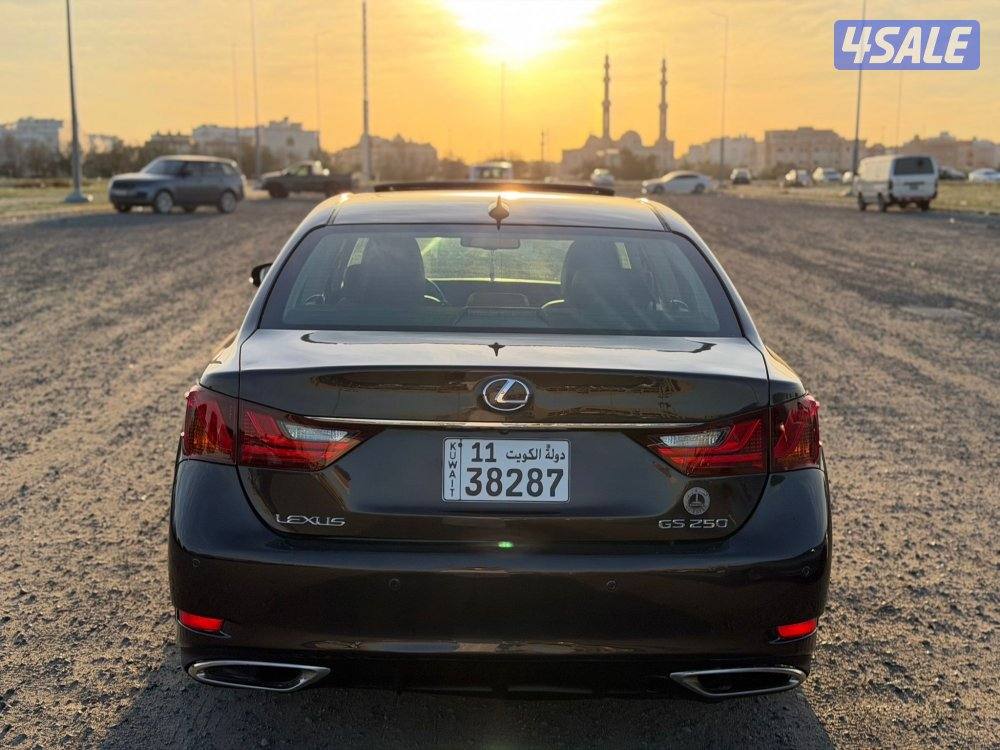 لكزس GS بحالة المصنع كالجديد12