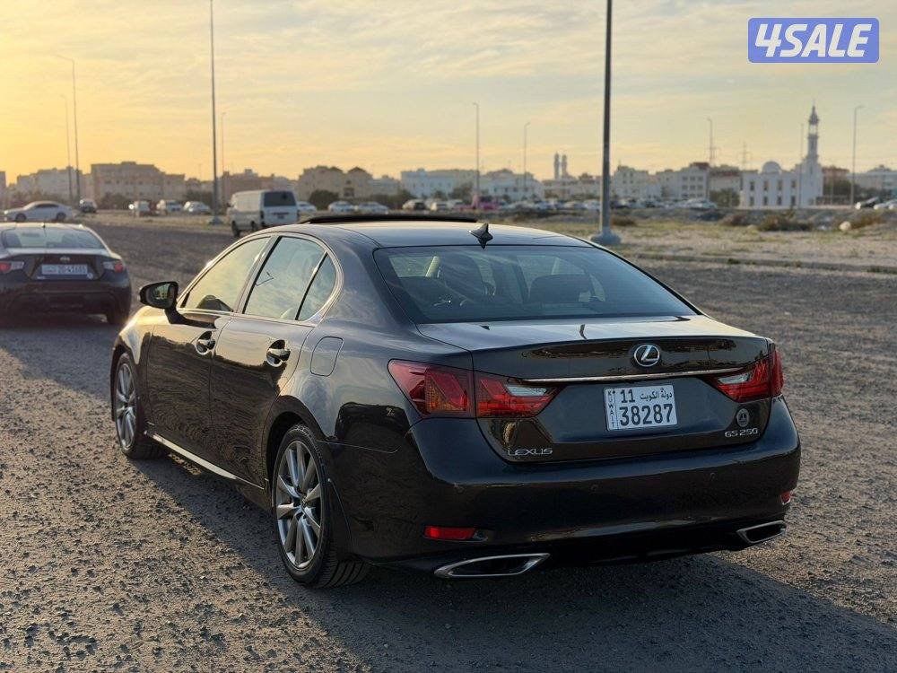 لكزس GS بحالة المصنع كالجديد13