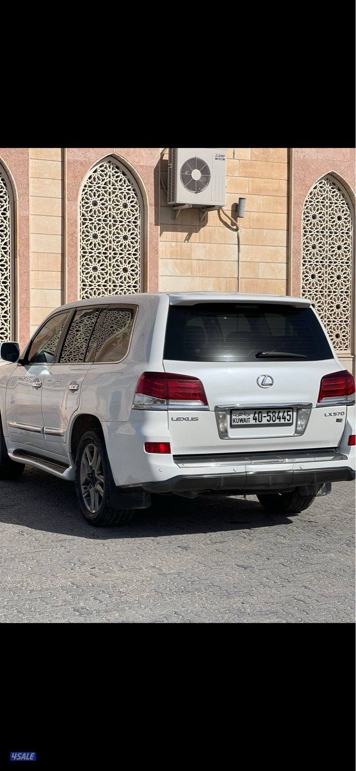 2011 جيب لكزس0