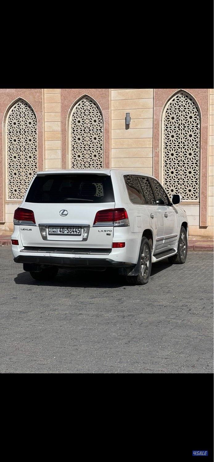 2011 جيب لكزس1