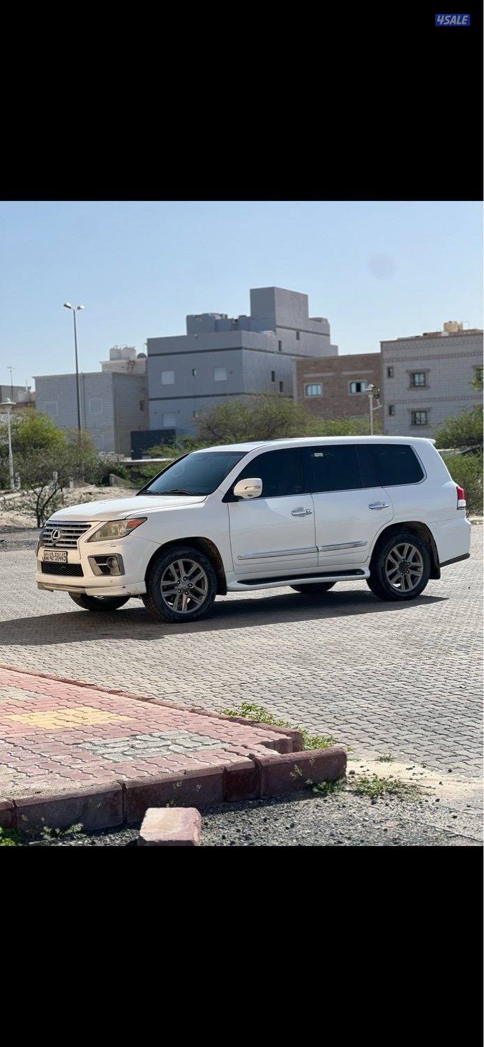 2011 جيب لكزس2