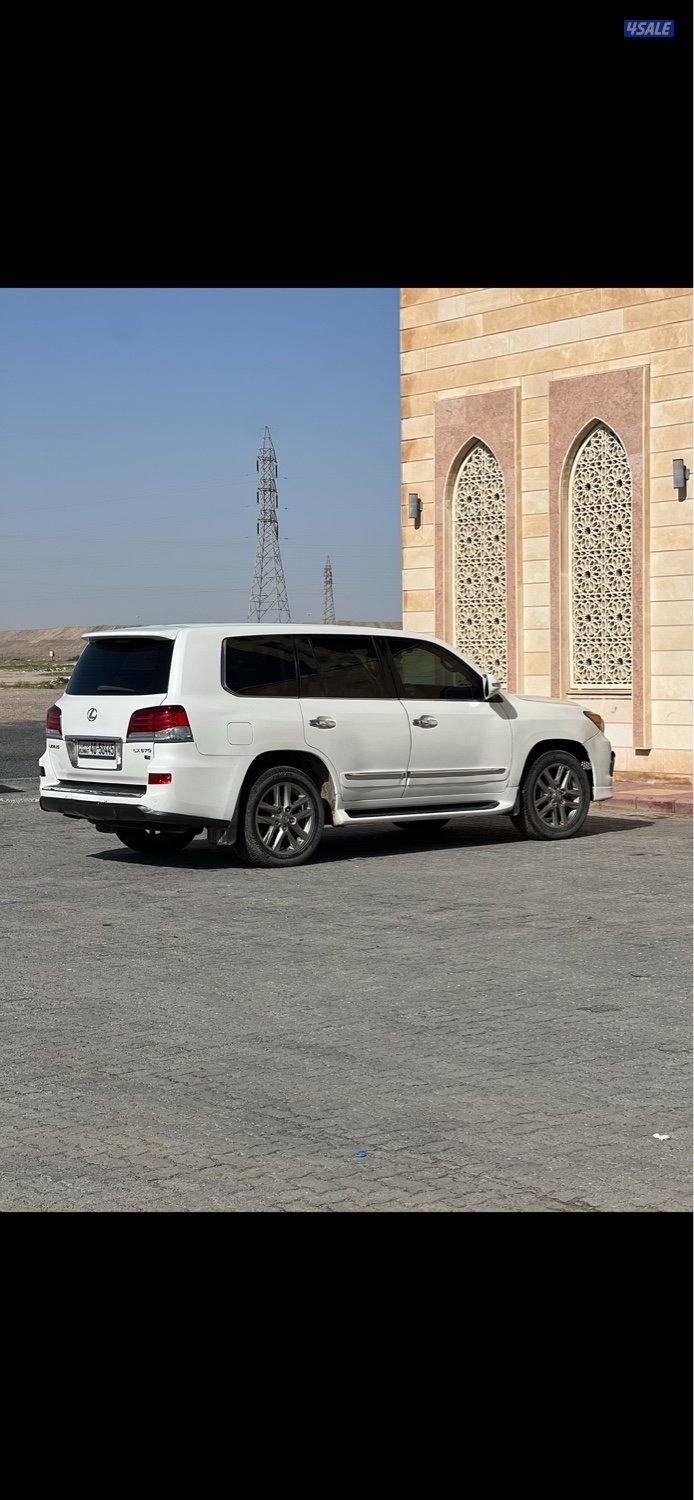 2011 جيب لكزس3