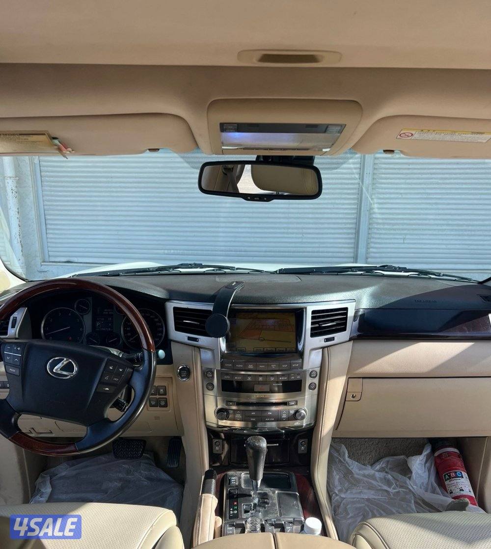 2011 جيب لكزس6