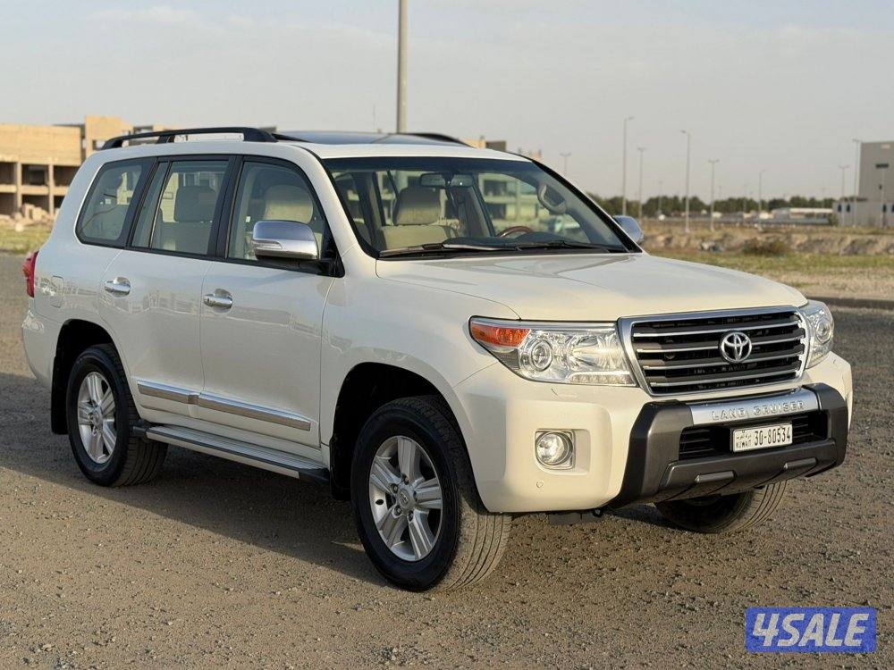 لاندكروز 2015 بحالة المصنع كالجديد1