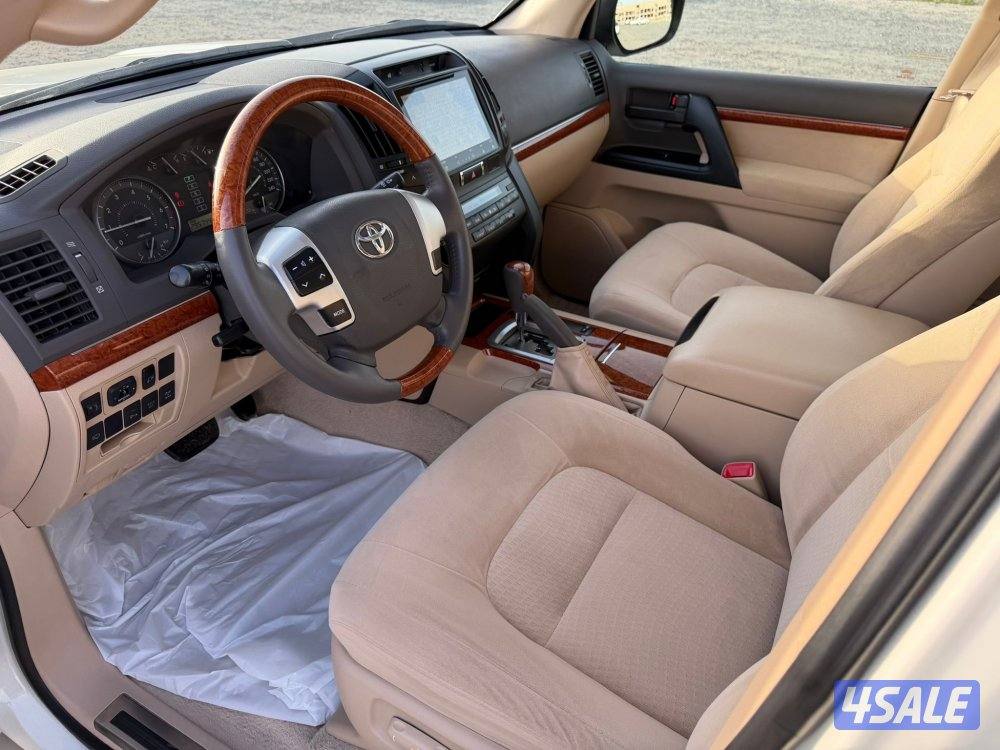 لاندكروز 2015 بحالة المصنع كالجديد4