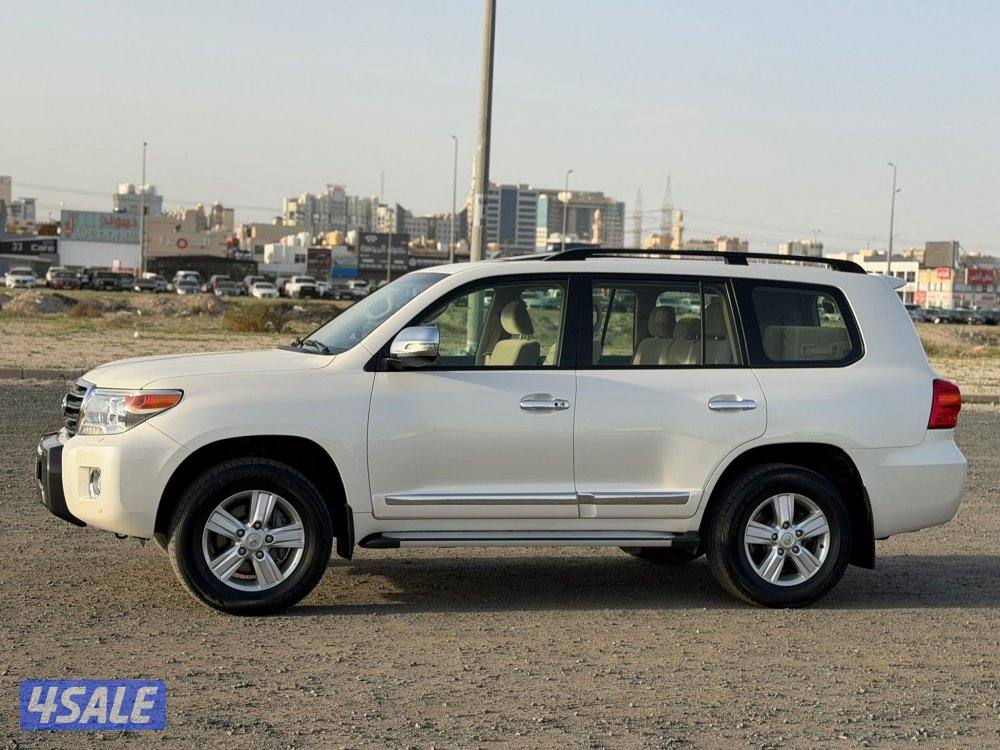 لاندكروز 2015 بحالة المصنع كالجديد8