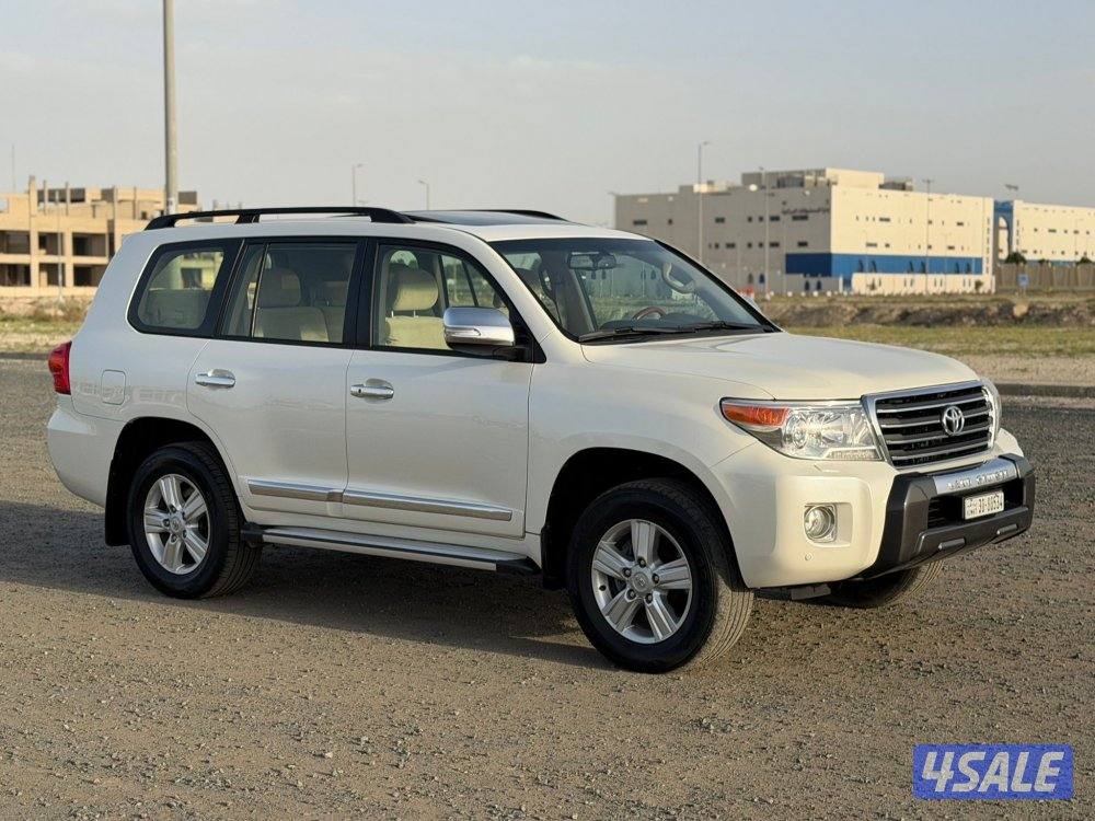 لاندكروز 2015 بحالة المصنع كالجديد14