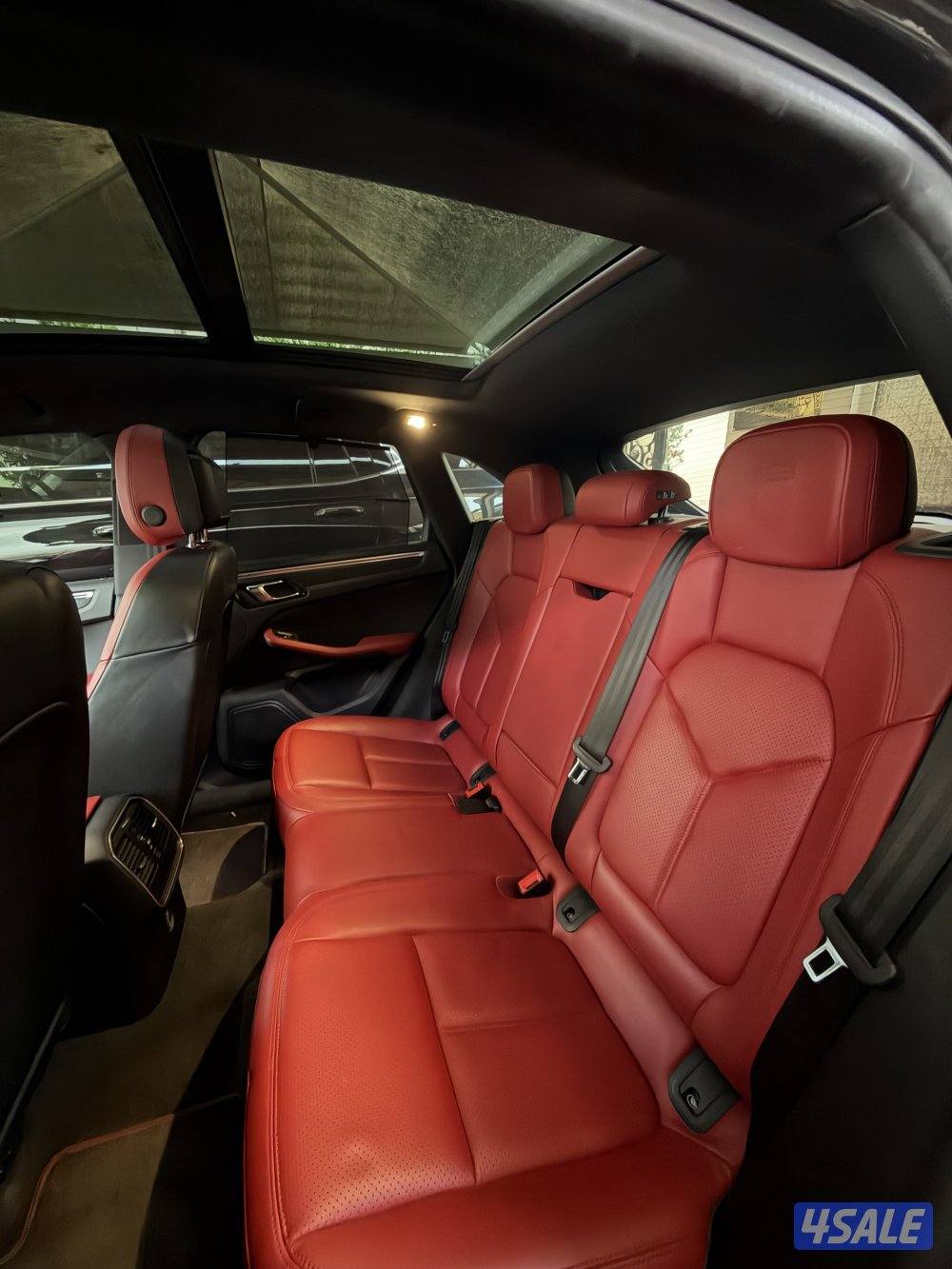بورش اسود من داخل احمر موديل 2018  استعمال نظيف  ماشي 930003