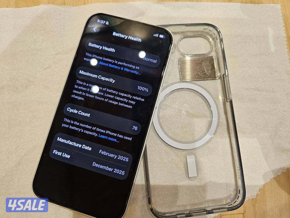 iphone 16e 256gb, 1 month use only.3