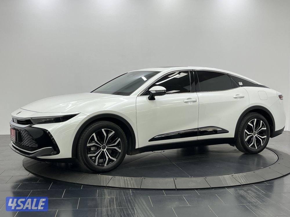 TOYOTA CROWN HYBRID0