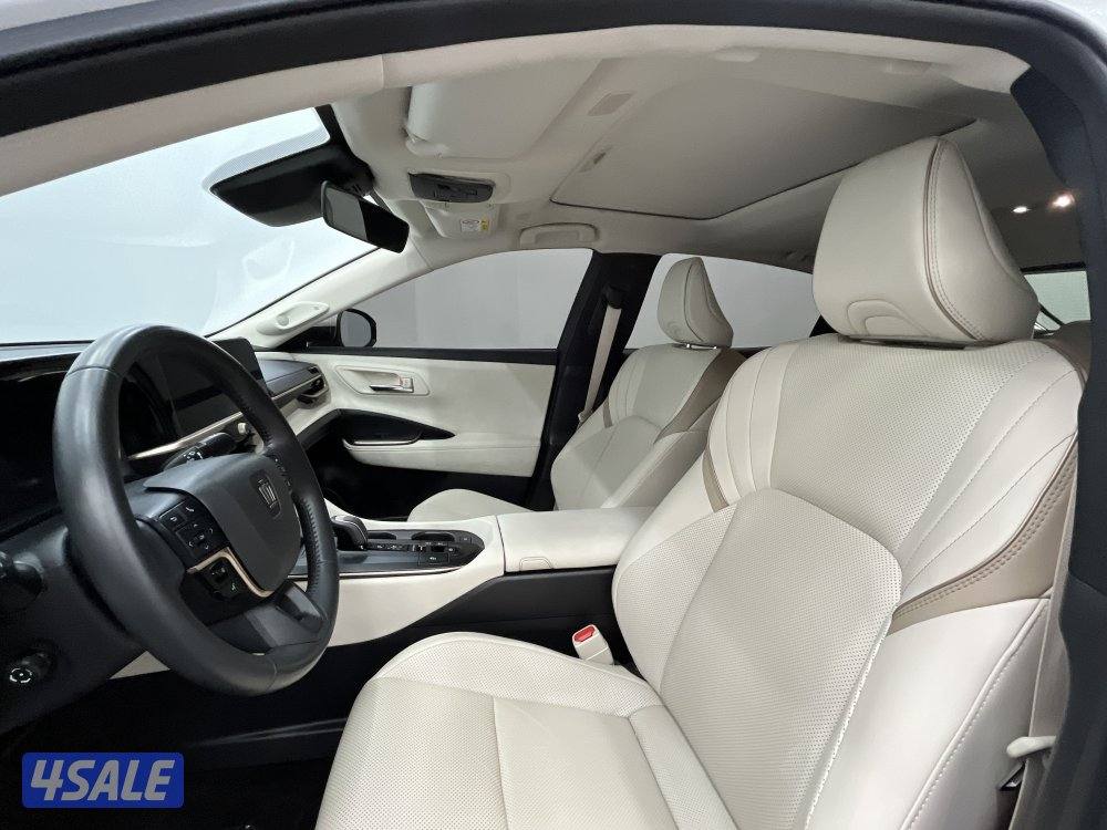 TOYOTA CROWN HYBRID5