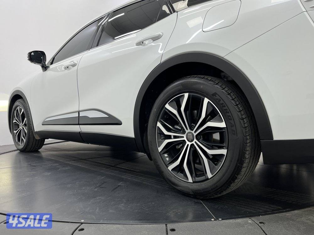 TOYOTA CROWN HYBRID9